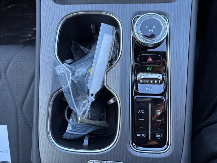 2025 Chery Tiggo 8 Super Hybrid Ultimate