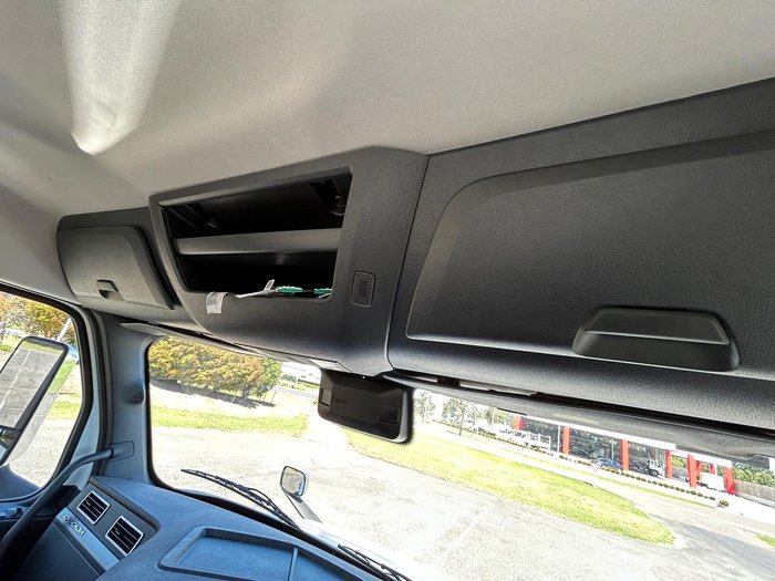 2025 Freightliner Cascadia Cascadia 126