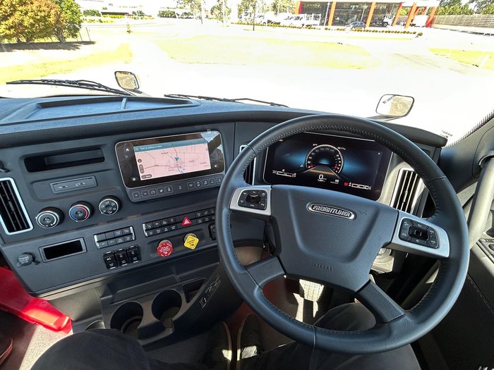 2025 Freightliner Cascadia Cascadia 126