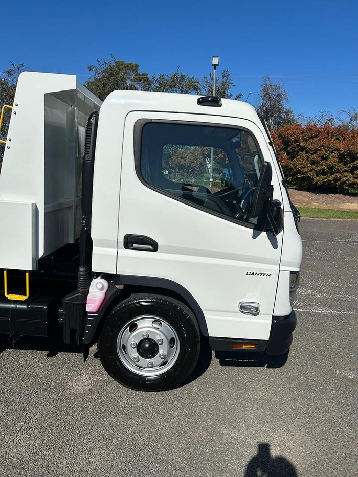 2025 Fuso Canter 815