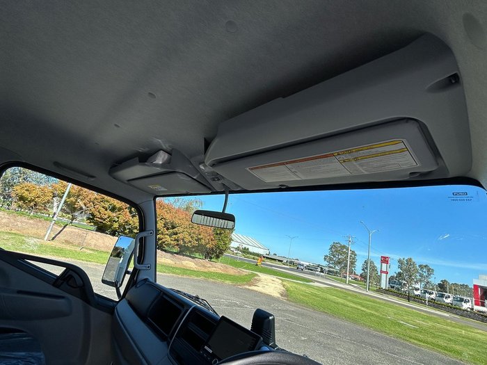 2025 Fuso Canter 815