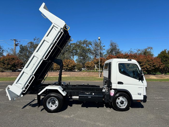 2025 Fuso Canter 815