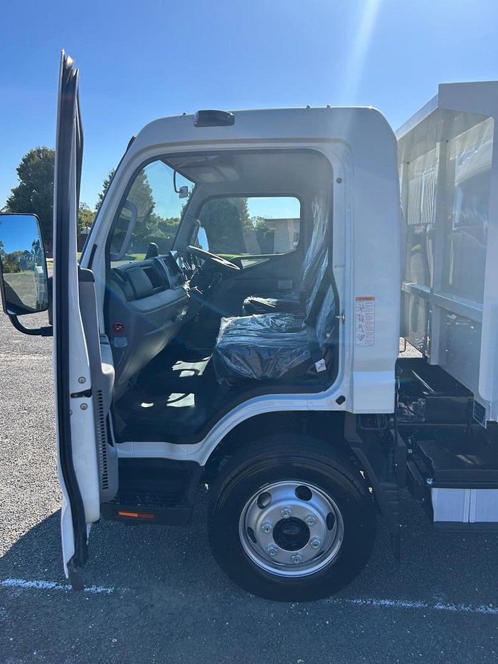 2025 Fuso Canter 815