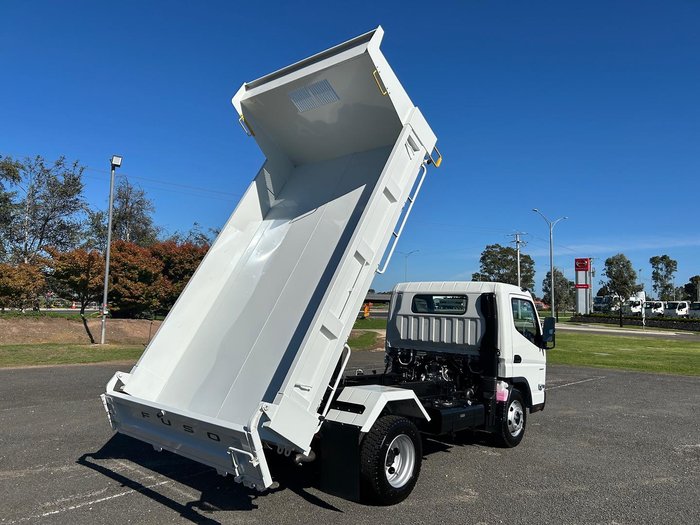 2025 Fuso Canter 815