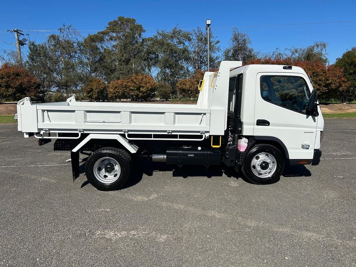 2025 Fuso Canter 815
