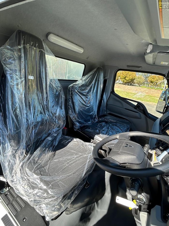 2025 Fuso Canter 815