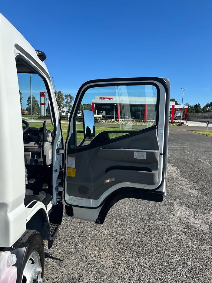 2025 Fuso Canter 815