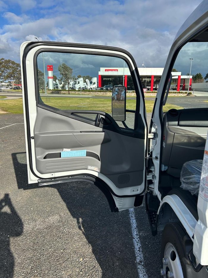 2025 Fuso Canter 515 City Cab