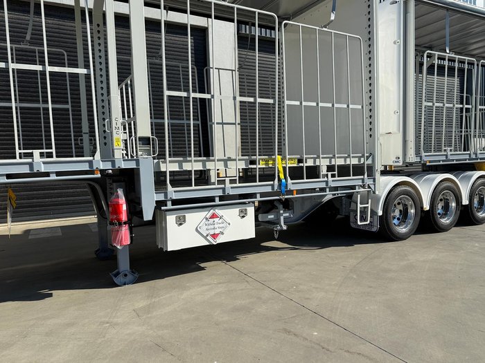 2026 CIMC 34 Pallet Drop Deck Sliding Mezz Posts Curtainsider B Double