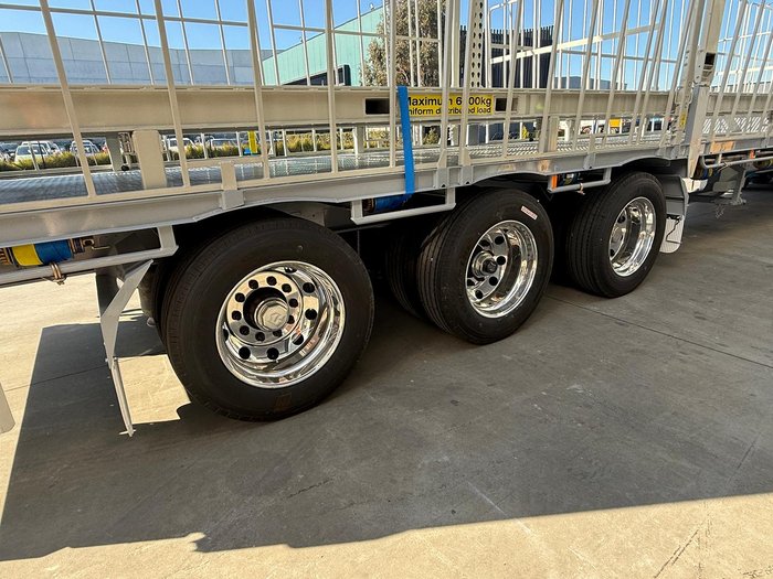 2025 CIMC 34 Pallet Drop Deck Sliding Mezz Posts Curtainsider B Double