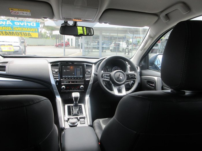 2025 Mitsubishi Pajero Sport GLS