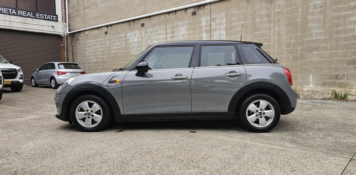 2016 MINI Hatch Cooper F55 Moonwalk Grey