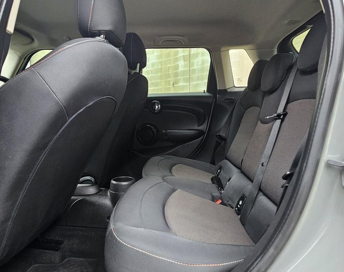 2016 MINI Hatch Cooper F55 Moonwalk Grey