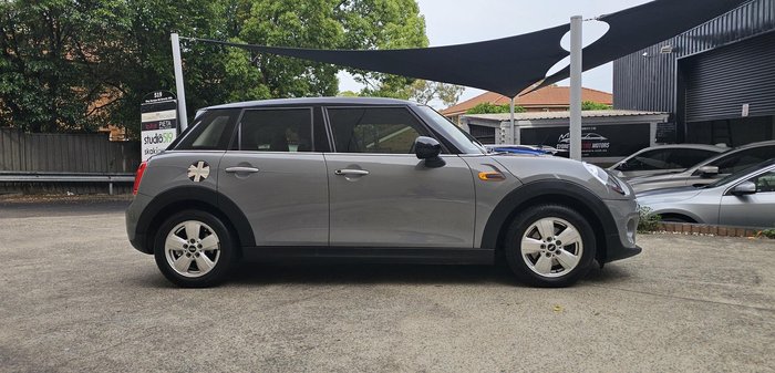 2016 MINI Hatch Cooper F55 Moonwalk Grey