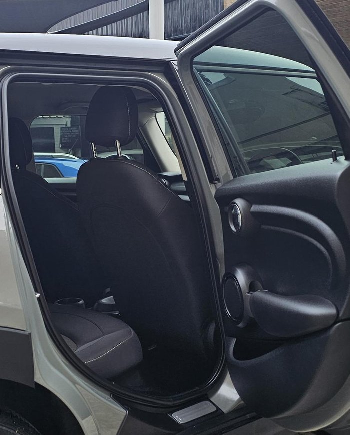 2016 MINI Hatch Cooper F55 Moonwalk Grey