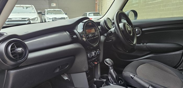 2016 MINI Hatch Cooper F55 Moonwalk Grey