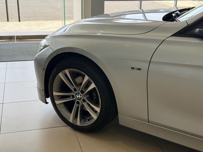 2014 BMW 3 Series 320i Sport Line