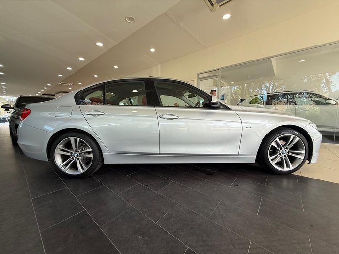 2014 BMW 3 Series 320i Sport Line