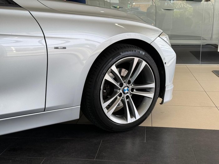 2014 BMW 3 Series 320i Sport Line