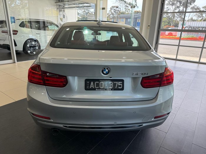 2014 BMW 3 Series 320i Sport Line