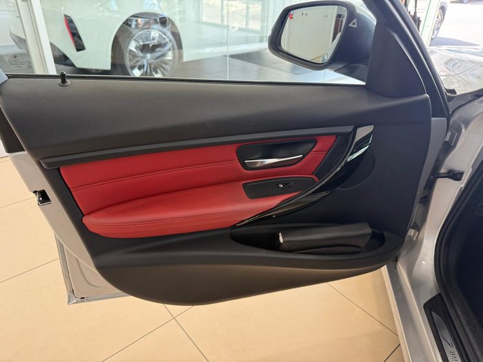 2014 BMW 3 Series 320i Sport Line