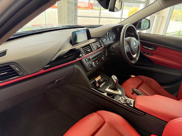 2014 BMW 3 Series 320i Sport Line