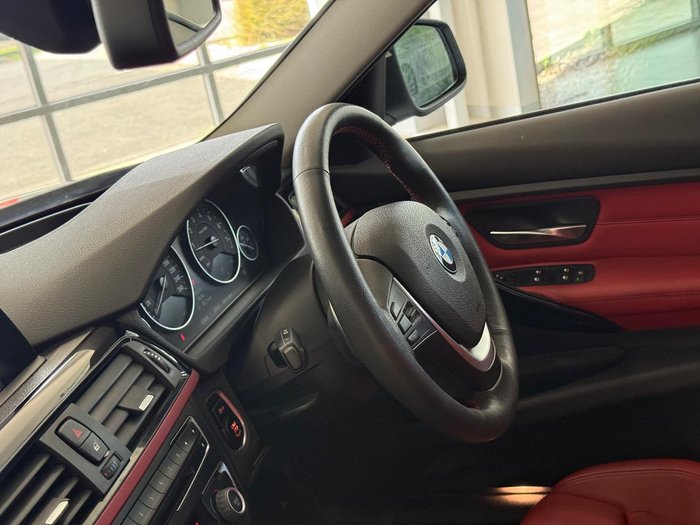 2014 BMW 3 Series 320i Sport Line