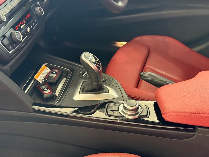 2014 BMW 3 Series 320i Sport Line