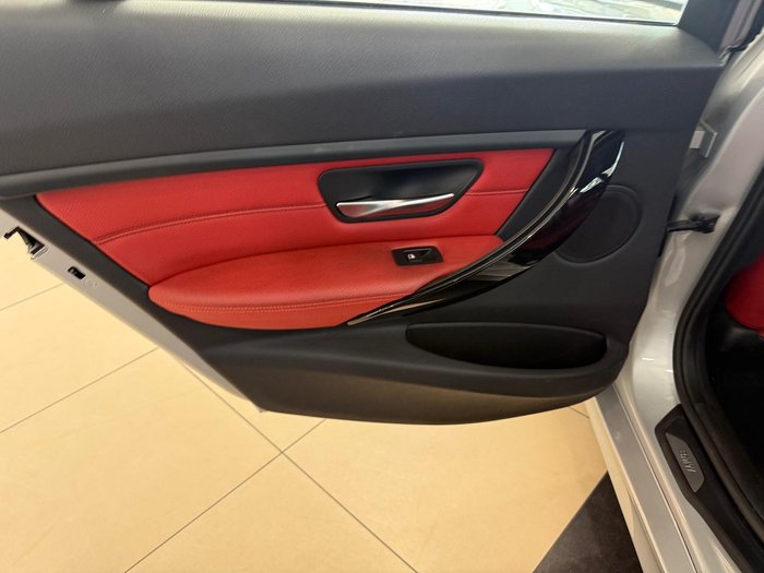 2014 BMW 3 Series 320i Sport Line