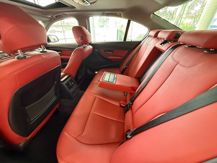 2014 BMW 3 Series 320i Sport Line