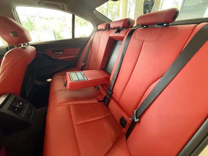 2014 BMW 3 Series 320i Sport Line