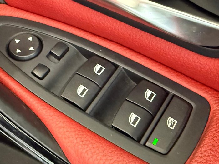 2014 BMW 3 Series 320i Sport Line