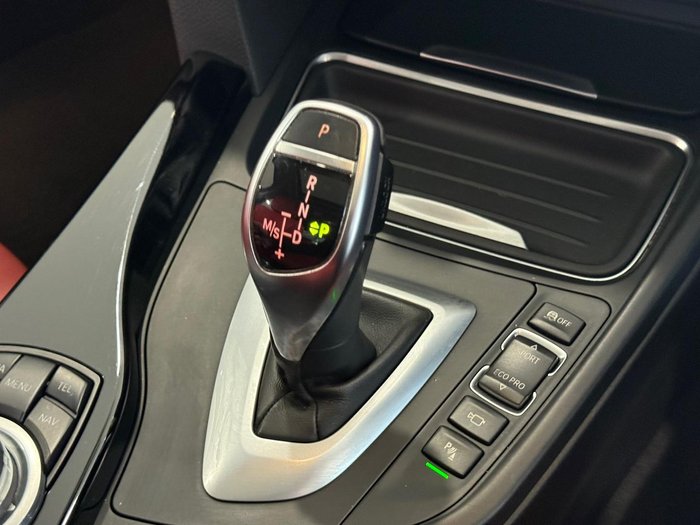 2014 BMW 3 Series 320i Sport Line