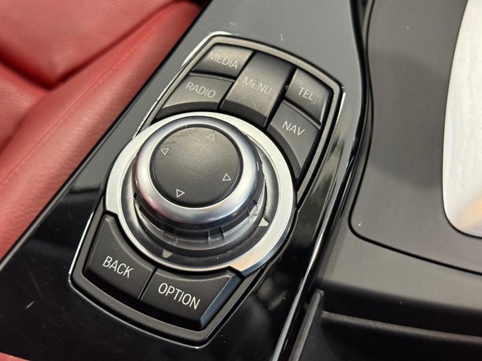 2014 BMW 3 Series 320i Sport Line