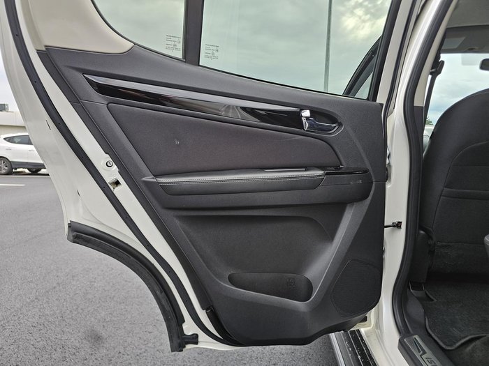 2021 Isuzu MU-X LS-U