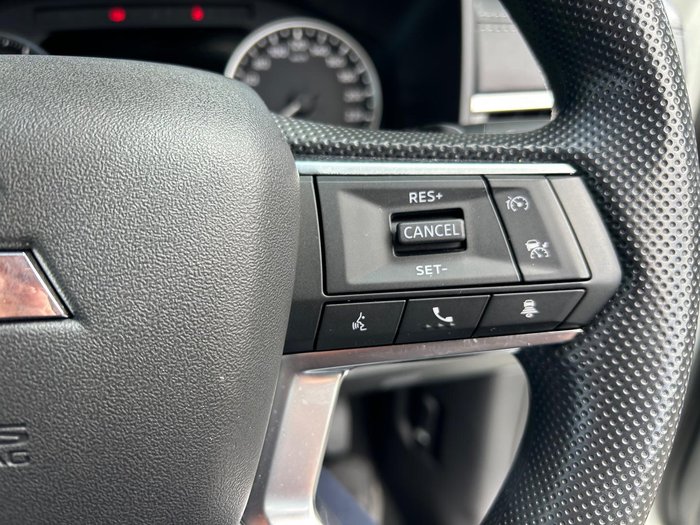 2024 Mitsubishi Outlander ES