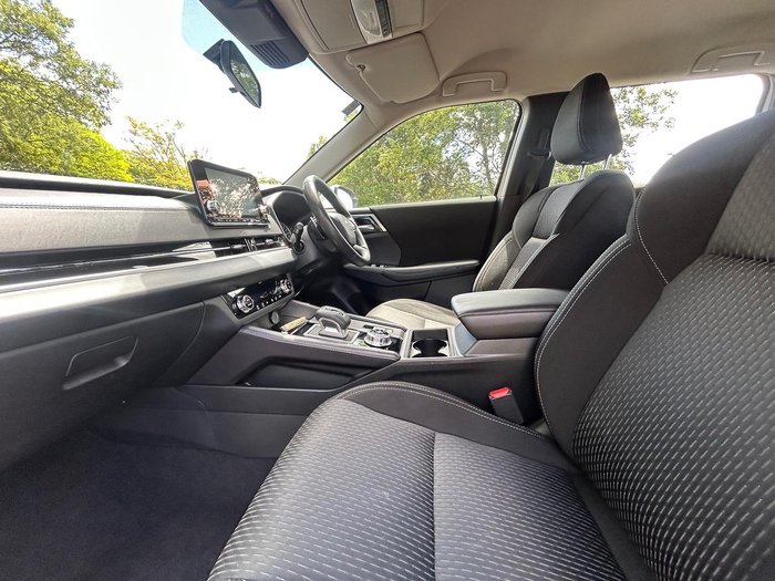 2024 Mitsubishi Outlander ES