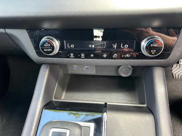 2024 Mitsubishi Outlander ES