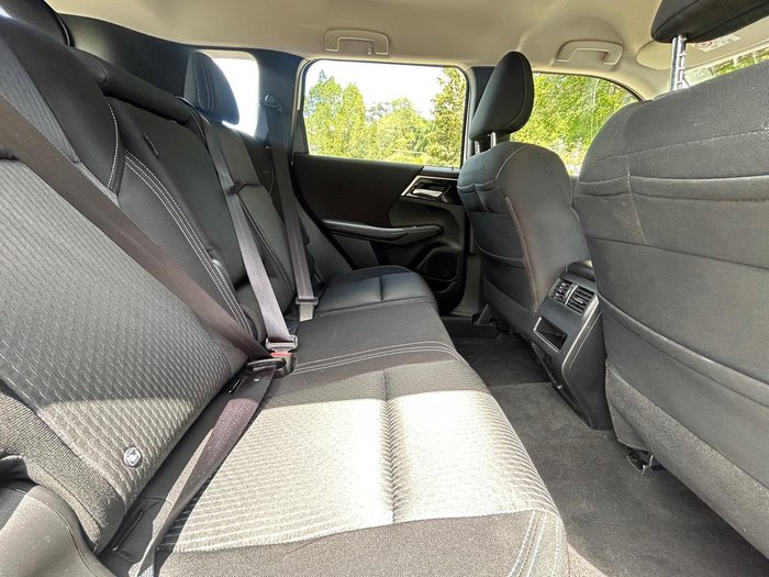 2024 Mitsubishi Outlander ES