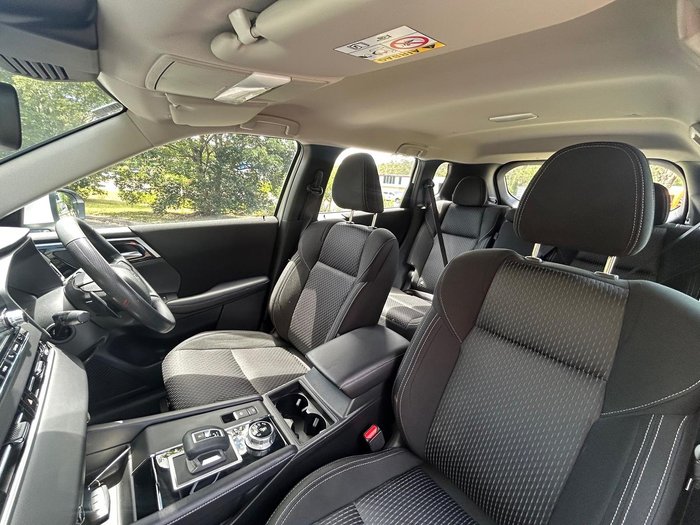 2024 Mitsubishi Outlander ES