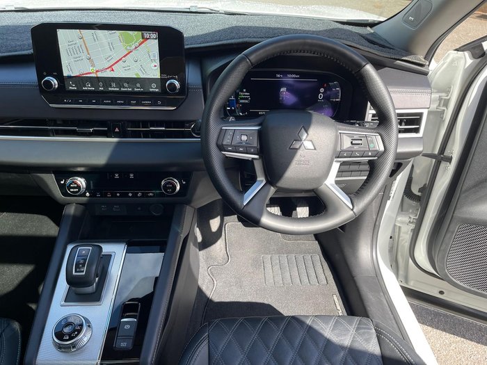 2023 Mitsubishi Outlander Exceed