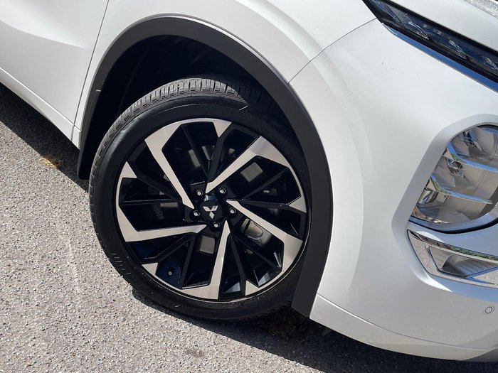 2023 Mitsubishi Outlander Exceed