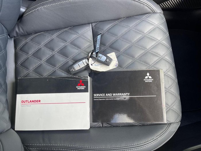 2023 Mitsubishi Outlander Exceed