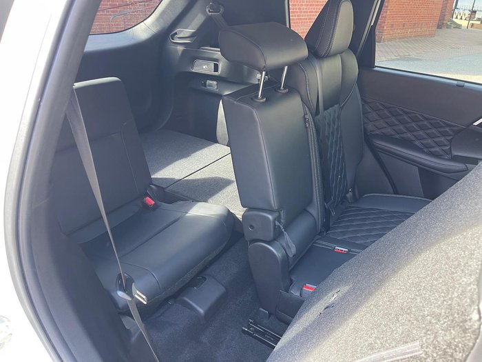 2023 Mitsubishi Outlander Exceed