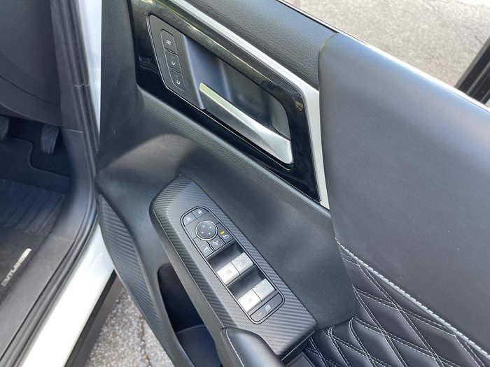 2023 Mitsubishi Outlander Exceed