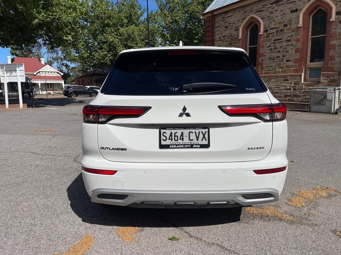 2023 Mitsubishi Outlander Exceed