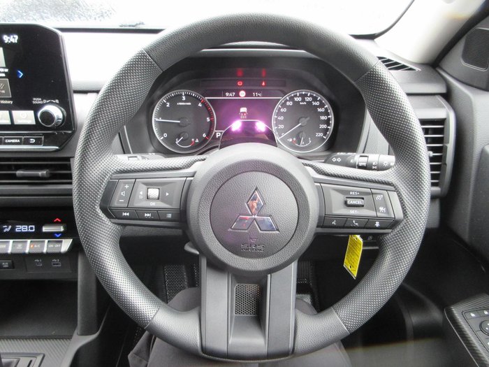 2025 Mitsubishi Triton GLX+