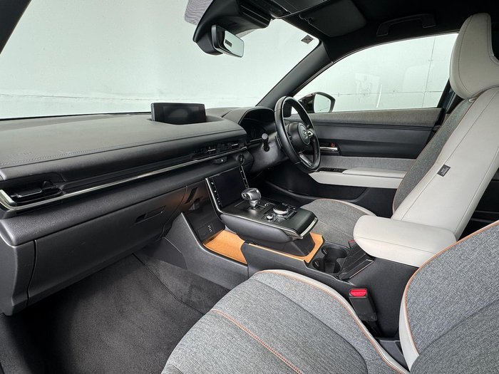 2021 Mazda MX-30 G20e Touring