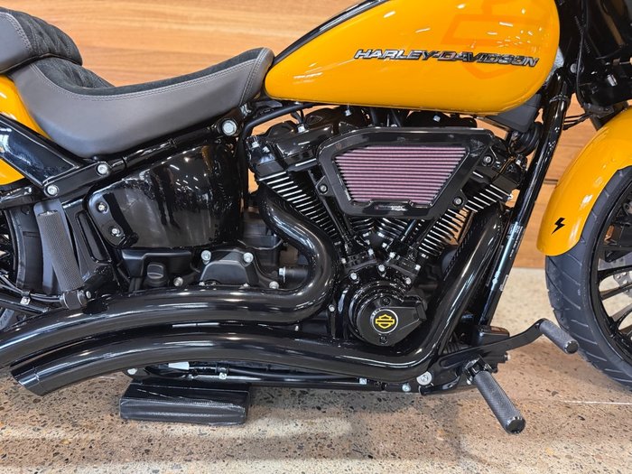 2025 Harley-davidson FXBR BREAKOUT (117) Yellow