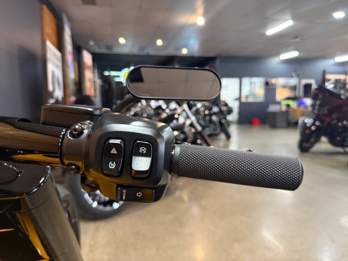 2025 Harley-davidson FXBR BREAKOUT (117) Yellow